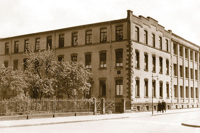 1937 - FUNDACIÓN DE LA EMPRESA