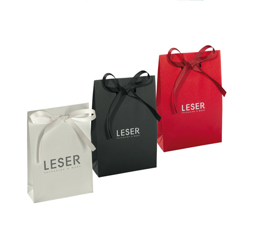 Bolsas de papel con logotipo: visibilidad que perdura Bolsas de papel con logotipo: visibilidad que perdura